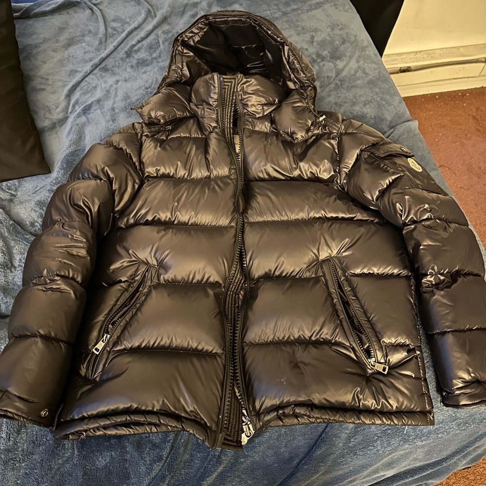 Moncler Maya Guibbotto Puffer coat